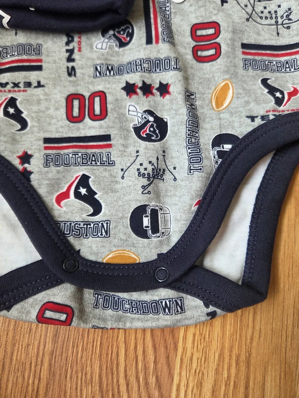 NFL Houston Texans Baby 3pc Set 3-6M Bodysuit, Bib, Beanie Football Logo NWT